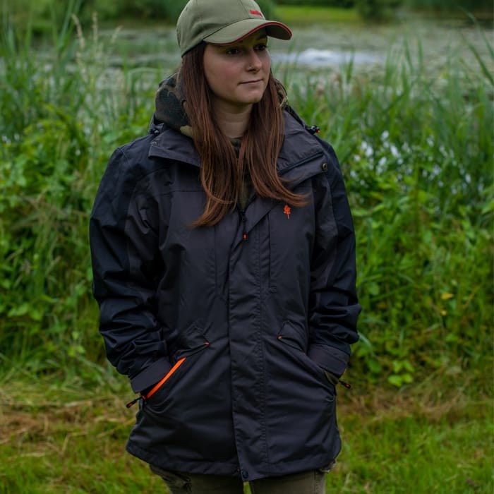 Pinewood Bolmen Fishing Jacket Dark Anthracite
 In Use 7