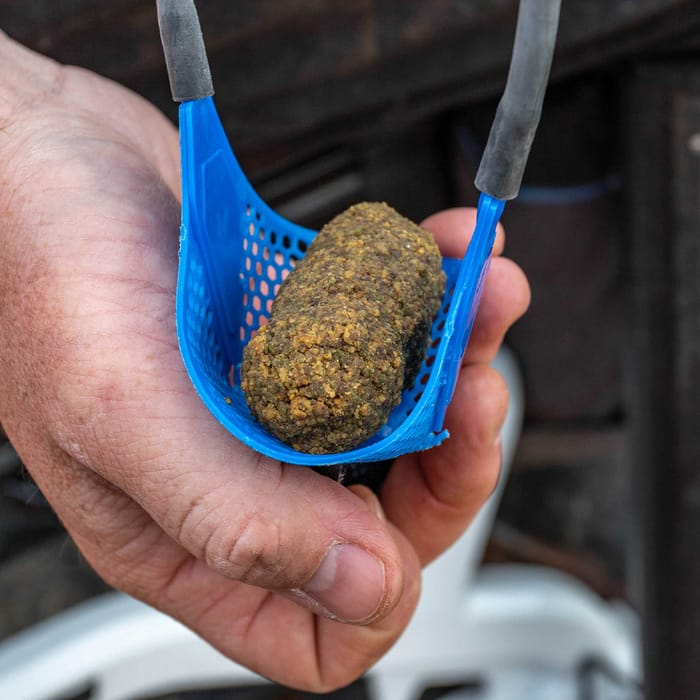 Preston Groundbait Fishing Catapult In Use 3