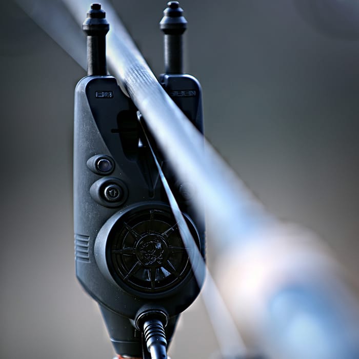 Nash Siren R4 3-Rod Fishing Bite Alarm Presentation Set In Use 10