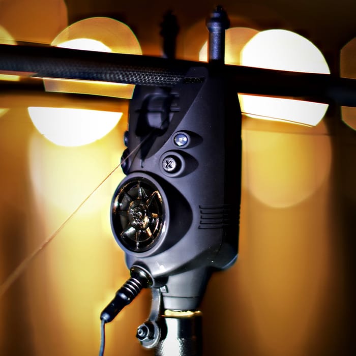 Nash Siren R4 2-Rod Fishing Bite Alarm Presentation Set In Use 11
