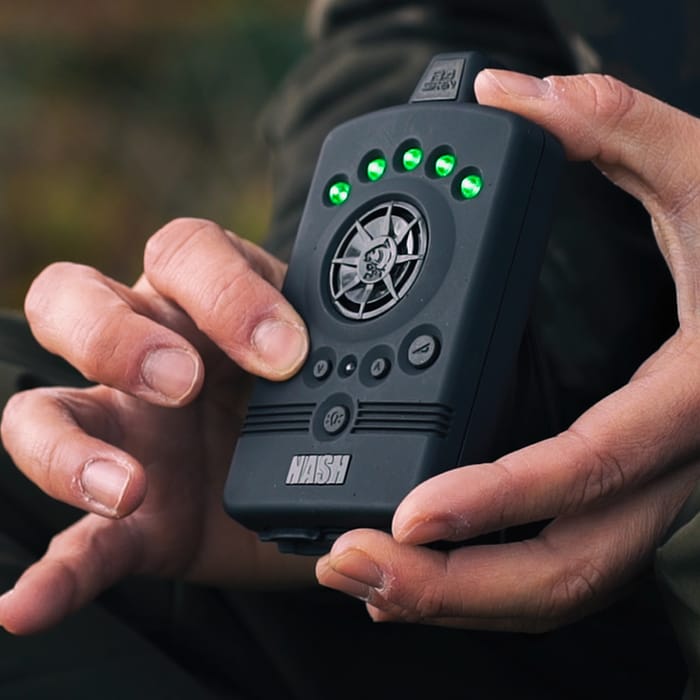 Nash Siren R4 3-Rod Fishing Bite Alarm Presentation Set In Use 16