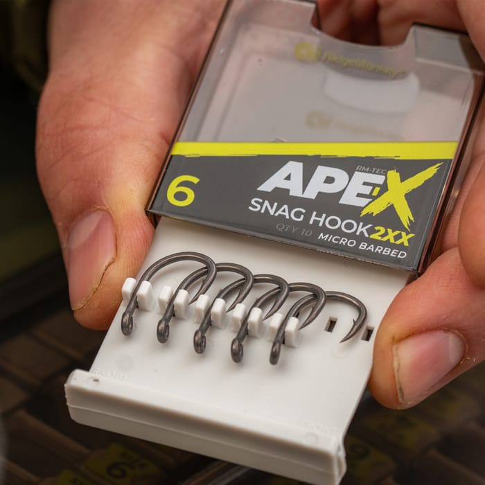 RidgeMonkey Ape-X Snag Hook 2XX Hooks Barbed In Use