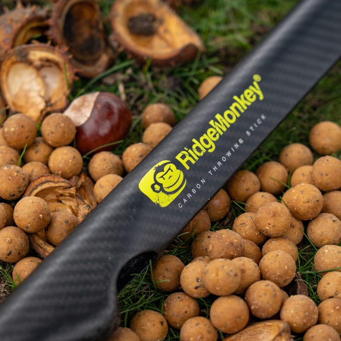 RidgeMonkey Carbon Throwing Stick Matte Edition In Use 4
