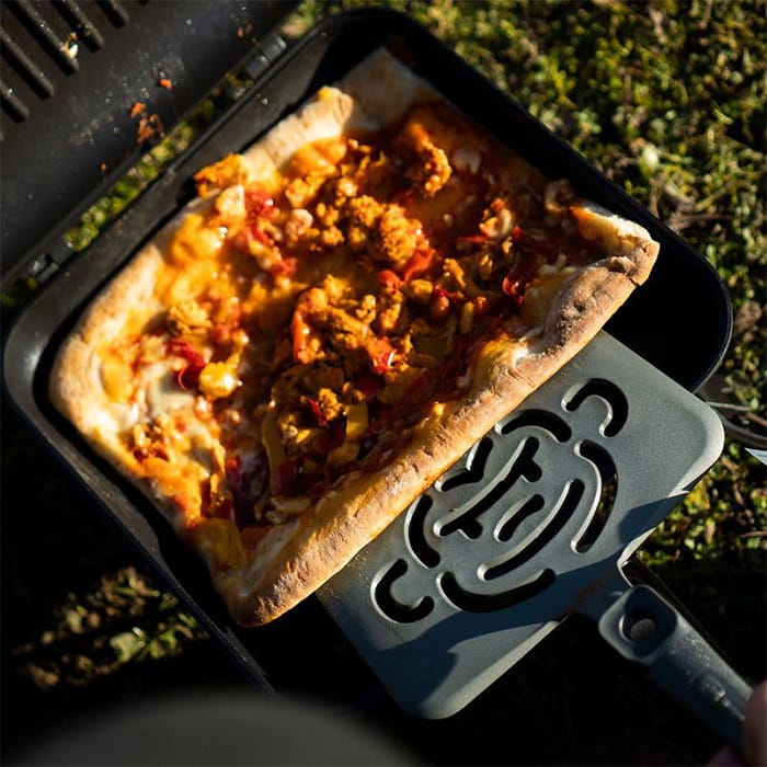 RidgeMonkey Connect XXL Toaster Fishing Pan & Griddle Set In Use 2
