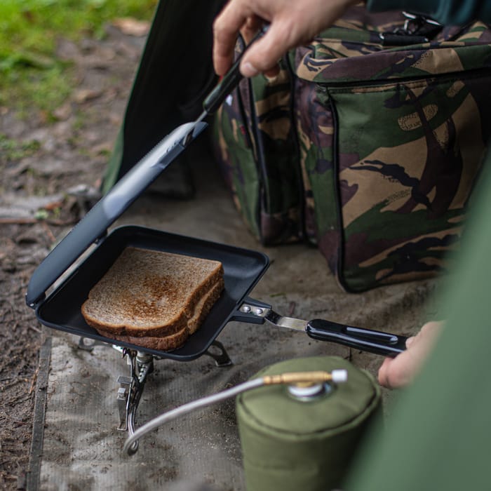 RidgeMonkey Deep Fill Sandwich Toaster XL Limited Edition In Use  3