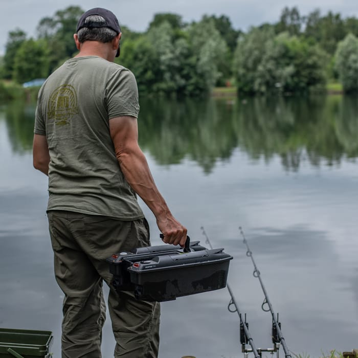 RidgeMonkey Hunter 750 Bait Boat In Use 3