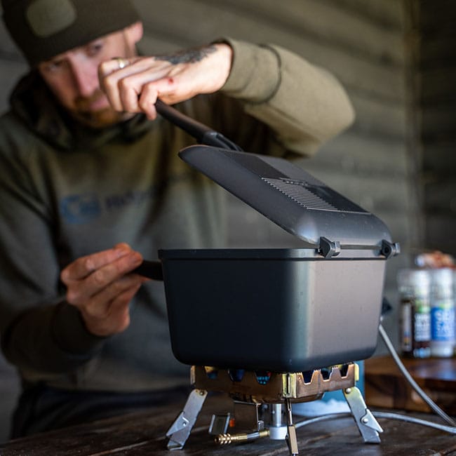 RidgeMonkey Multi-Purpose Fishing Pan And Griddle Set In Use 1