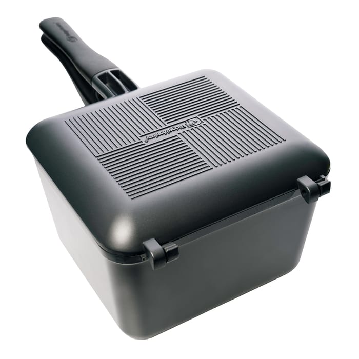 RidgeMonkey Multi-Purpose Fishing Pan And Griddle Set On Top
