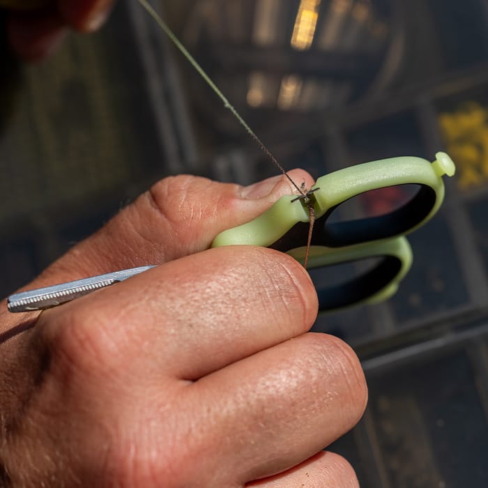 RidgeMonkey Nite Glo Strip 'n' Snip Scissors 4