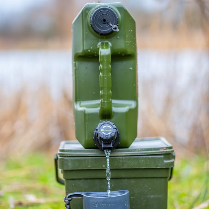 RidgeMonkey SpeedFlo Heavy Duty Water Carrier In Use 1