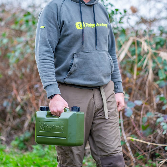 RidgeMonkey SpeedFlo Heavy Duty Water Carrier In Use 6