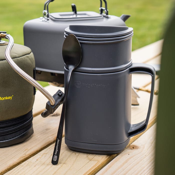 RidgeMonkey Fishing ThermoMug DLX Brew Set Grey In Use 2