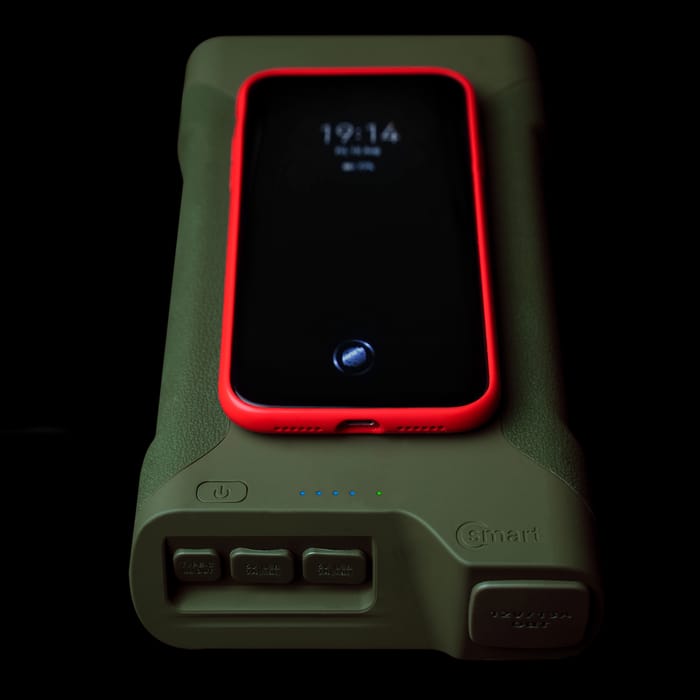 RidgeMonkey Vault C-Smart Wireless Power Pack 77850mAh green 1