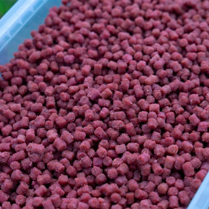 Spotted Fin Sweet Meat Method Ready Fishing Pellets 4mm 2kg Close Up