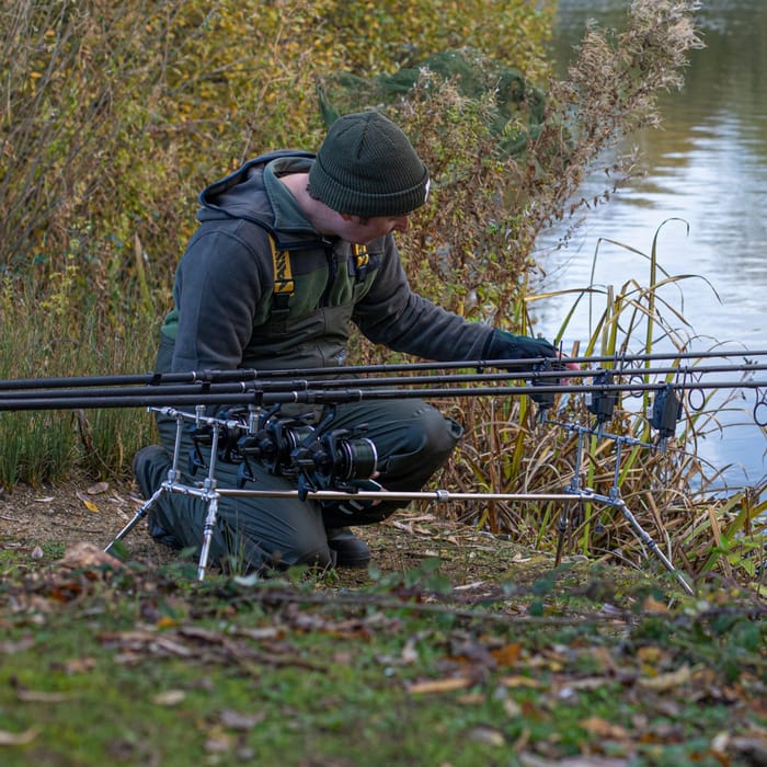Solar P1 Worldwide Pod Kit Inc 3 Rod Buzz Bars & Mini Back Rests In Use 3