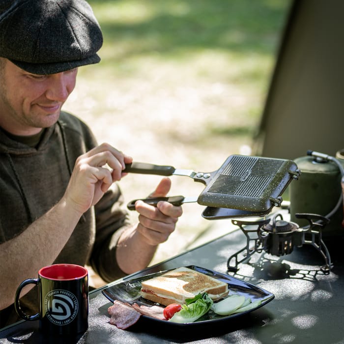 Trakker Armolife Marble Sandwich Fishing Toaster In Use 5