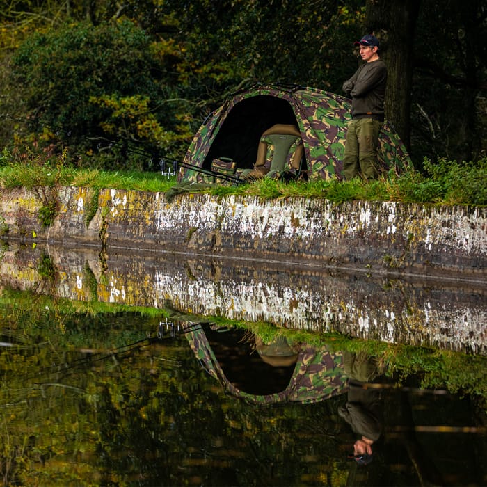 Trakker DPM Tempest Brolly 100 On The Bank 2