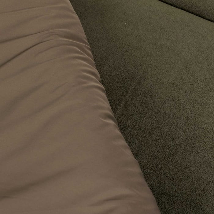 Trakker RLX 8 Leg Camo Bed System Wide Close Up 2