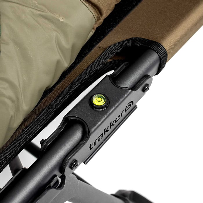Trakker RLX 8 Leg Camo Bed System Wide Close Up 3