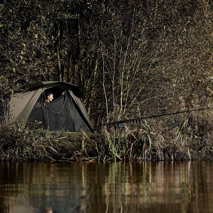 Trakker Tempest Advanced 150 Magnetic Insect Panel In Use