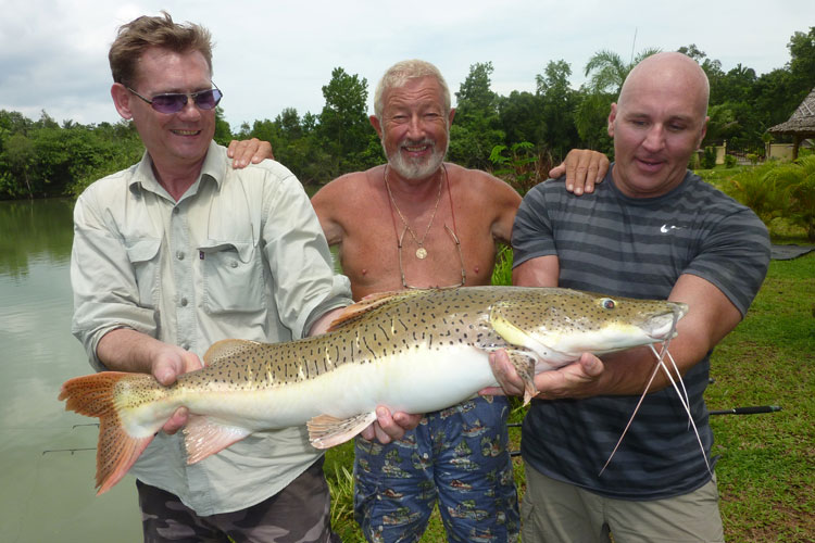 go-fishing-with-john-wilson-thailand-08-07-2016-5