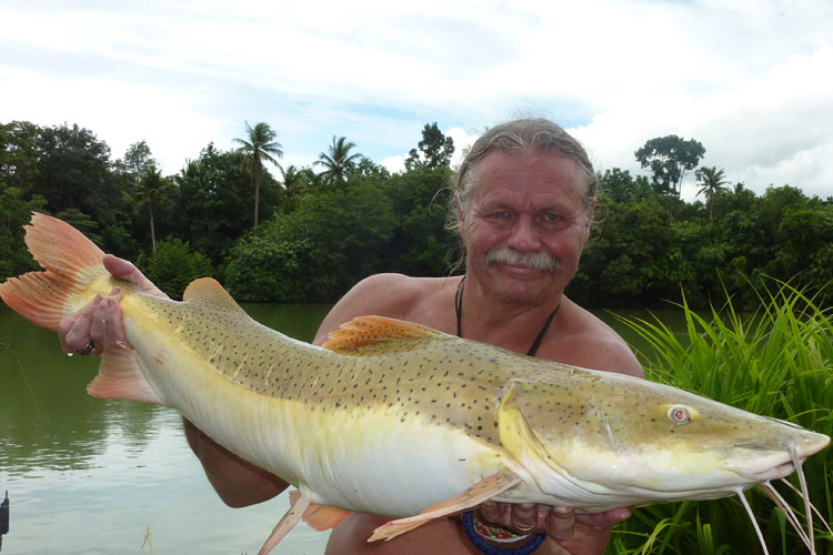 go-fishing-with-john-wilson-thailand-08-07-2016-7