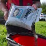 Dynamite Baits Silver X Naturals Match Fishing Bait Mix 1.8kg In Use 1
