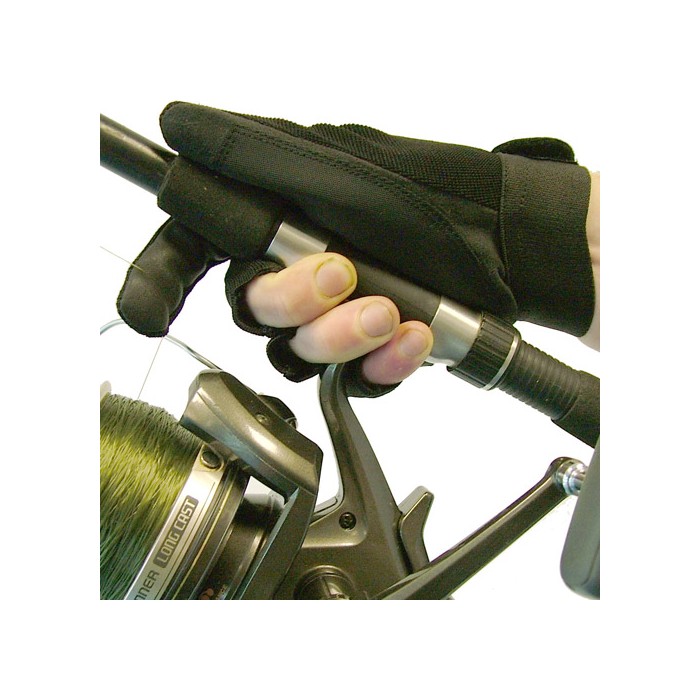 Gardner Casting-Spodding Fishing Glove In Use 3