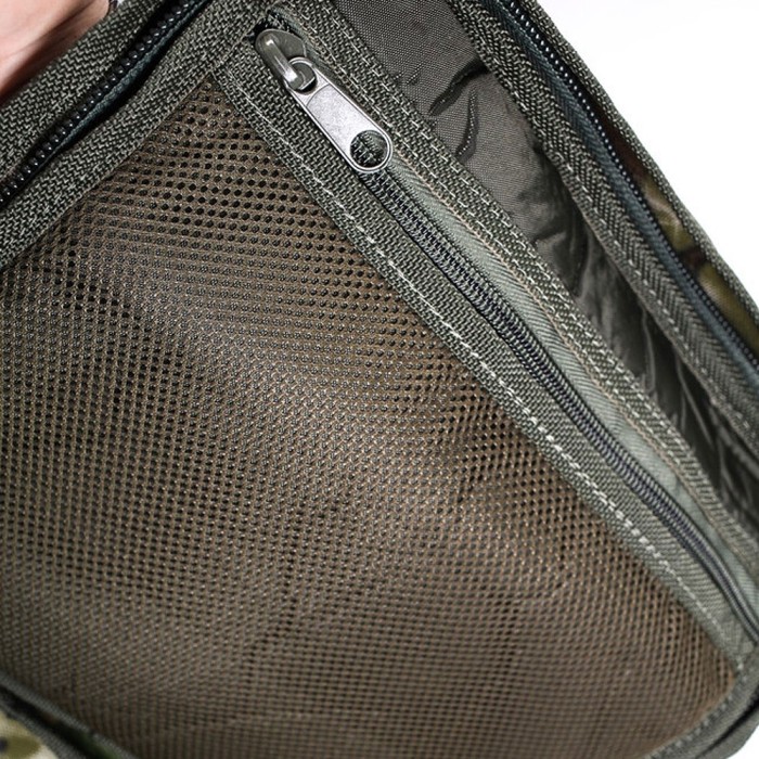 Cotswold Aquarius Woodland Camo Vulpine Sack Close Up 3