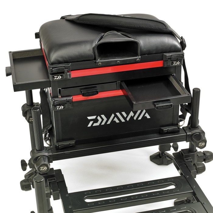 Daiwa 80 Seat Box Red 2