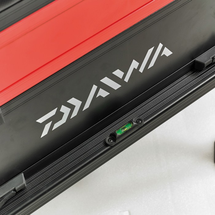 Daiwa 80 Seat Box Red 4