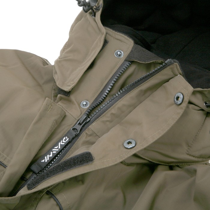 Daiwa Igloo 2 Piece Suit Close Up 2