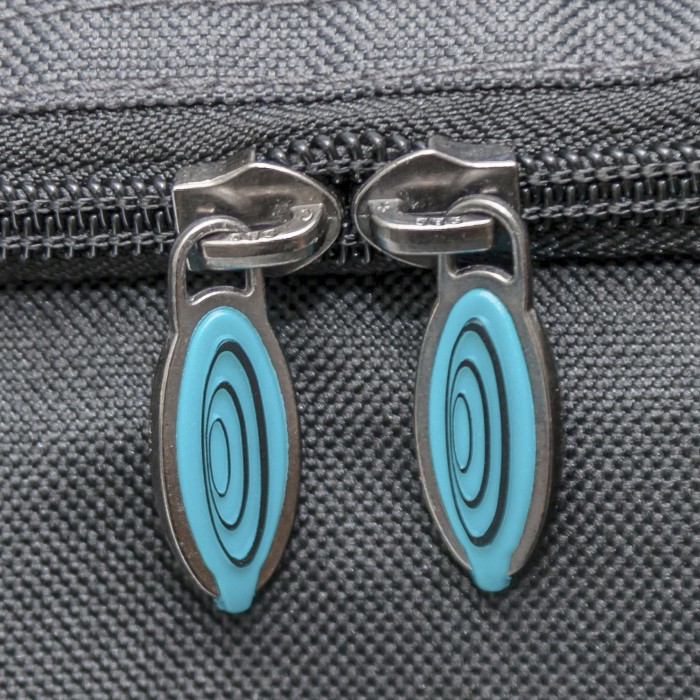 Drennan 50L XL Coolbag Close Up Zips