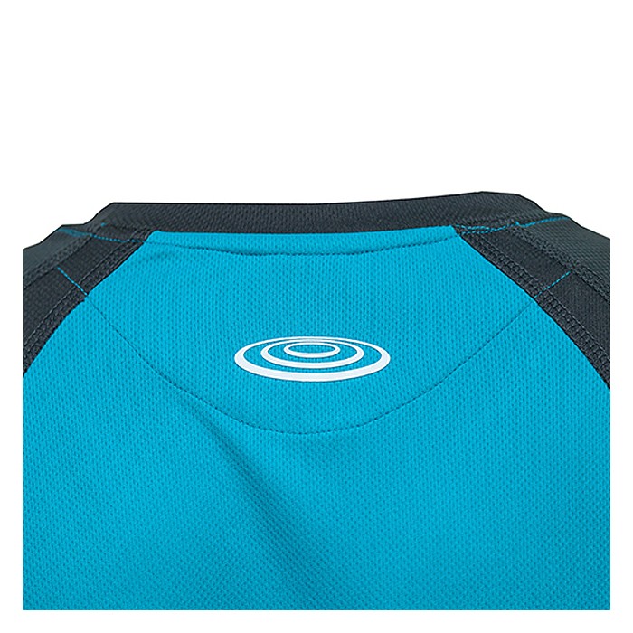 Drennan Performance T-Shirt Close Up