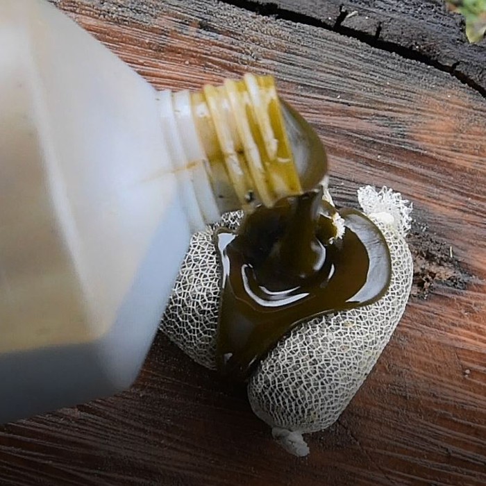 Dynamite Baits Worm Liquid Carp Food 1L In Use