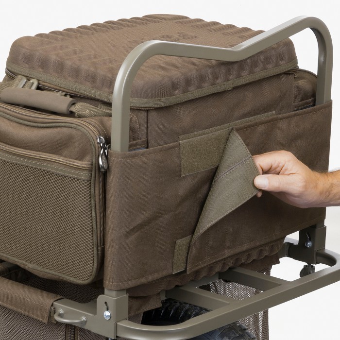 Barrow Bag In Use Fox Voyager