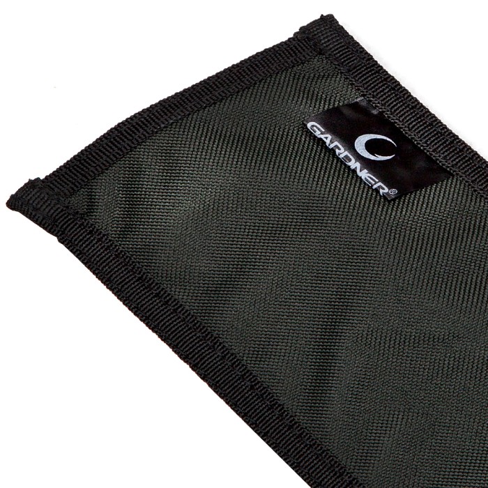 Gardner Landing Net Sleeve Close