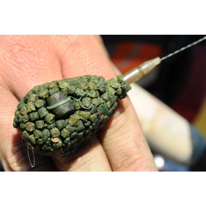 Guru X-Press Method Fishing Moulds In Use 4