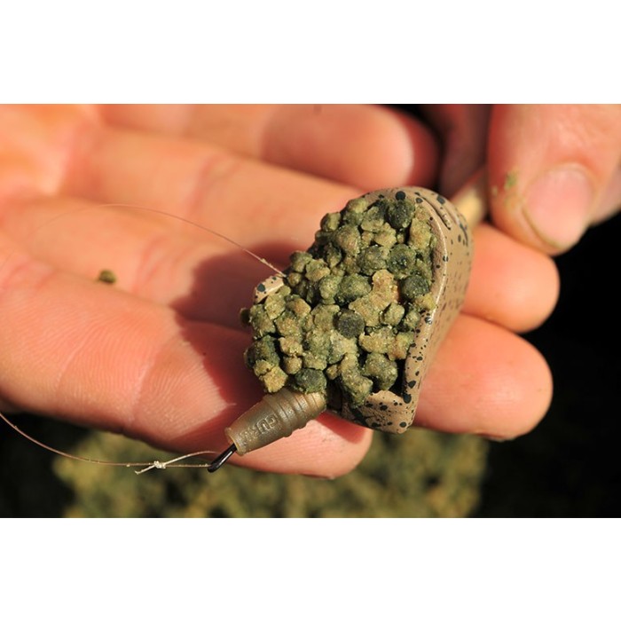 Guru Mini Pellet Fishing Feeder 24g In Use 3