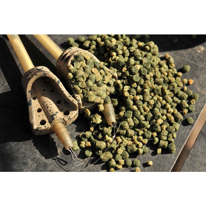 Guru Mini Pellet Fishing Feeder 24g In Use 4