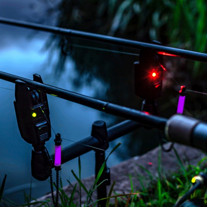 Korum KBI-R 2 Rod Alarm Presentation Set In Use