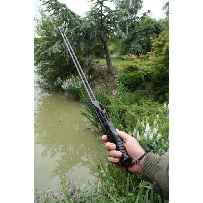 Nash Cybershot Throwing Stick In Action