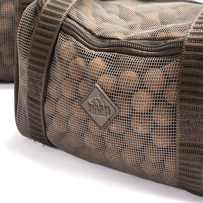 Close Up of the Nash Bait Holdall