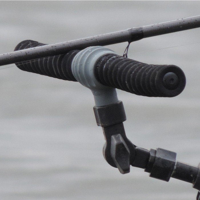 NuFish Yoga Flexi Feeder Rest In Use 1
