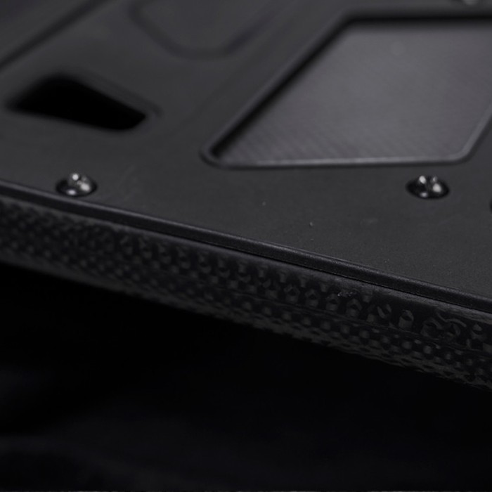 Spring-Loaded Pins Footplate On Preston Luxury Seatbox