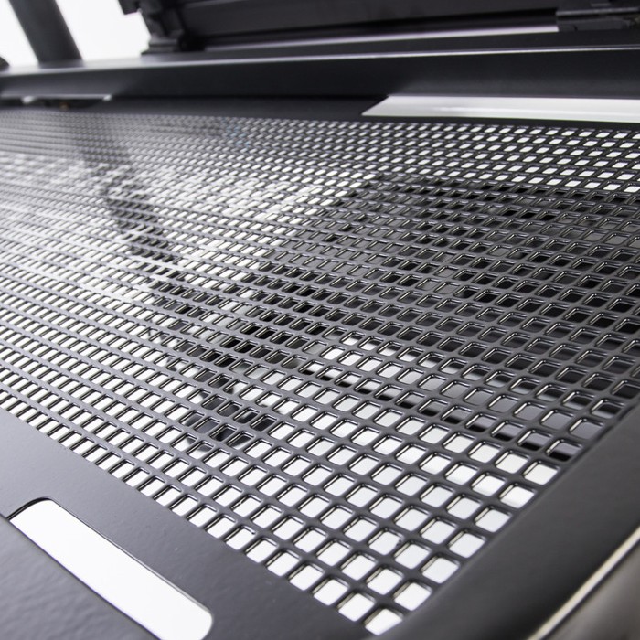 Preston Offbox 36 Venta-Lite Slimline Tray Close Up