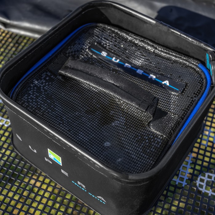 Preston Supera Fishing Pellet Wetter In Use 1