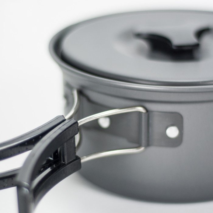 Saber Tuff Pot Handles Close Up