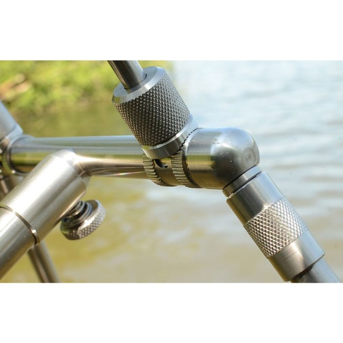 Solar Euro Worldwide Pod With Holdall Close Up 1