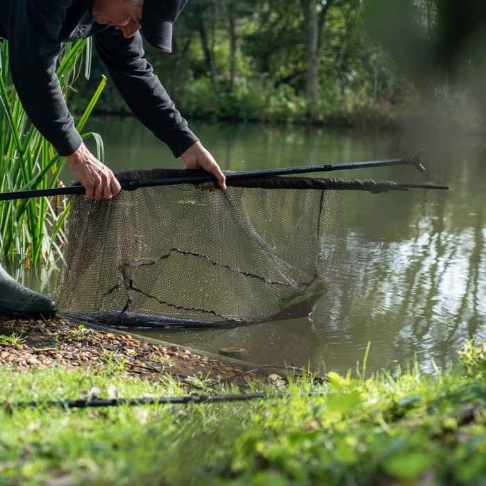 Advanta 42 Inch Landing Net & 6ft 2 Piece Handle With Net Floats In Use 10